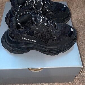 Kids Balenciaga sneakers, size 11